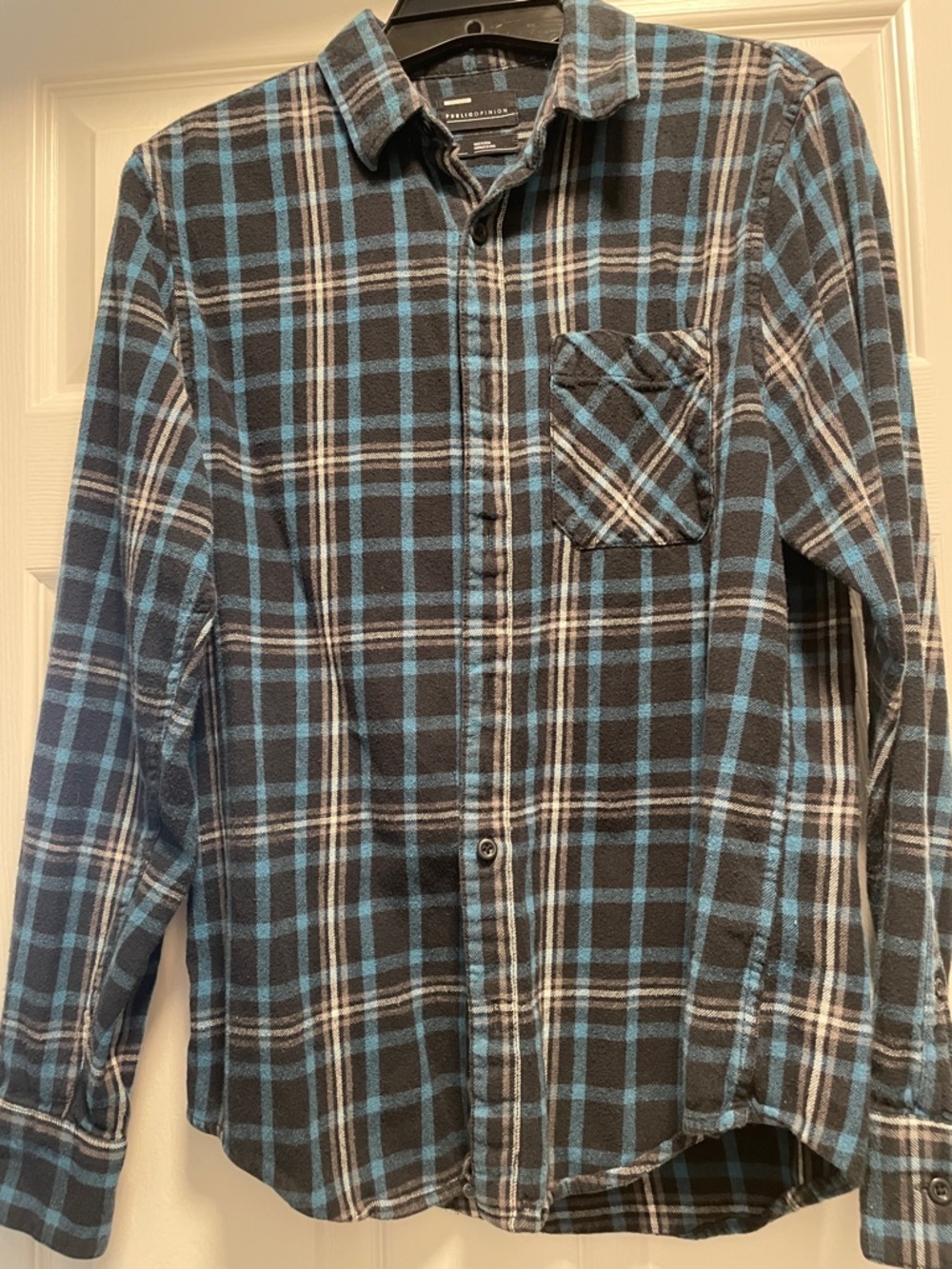 Casual Black & Blue Plaid Button-Down Shirt - Men